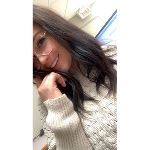 Meet your Posher, Marie-denise